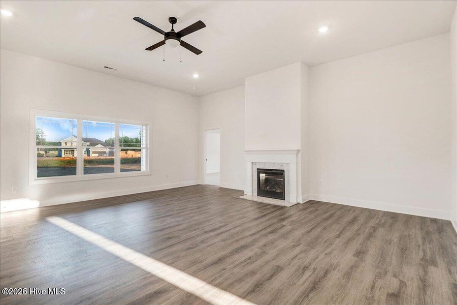 Spacious, unfurnished interior of a new home in Wood Creek, Leland (Image 15).