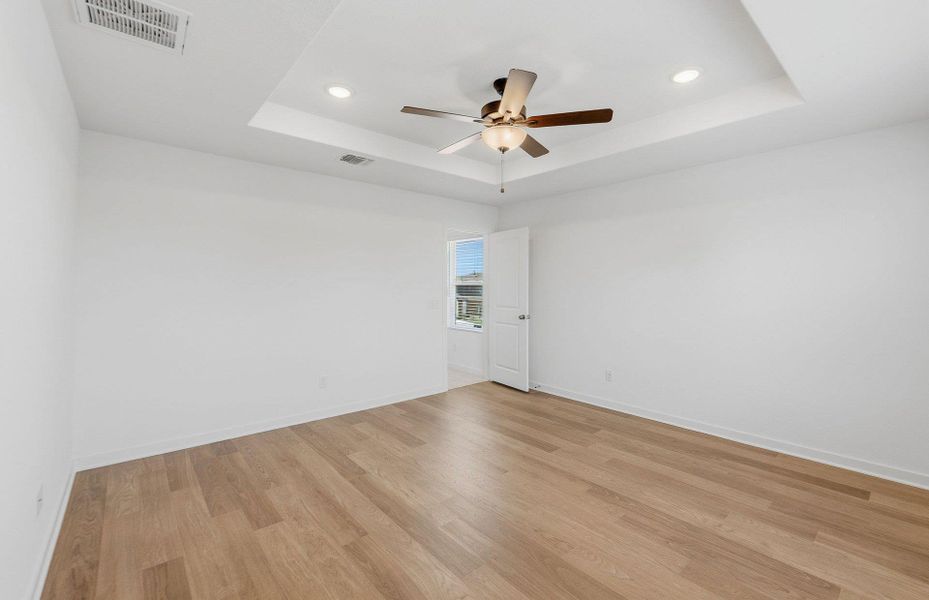Spacious, unfurnished interior of a new home in Crosswinds, Kyle (Image 15).