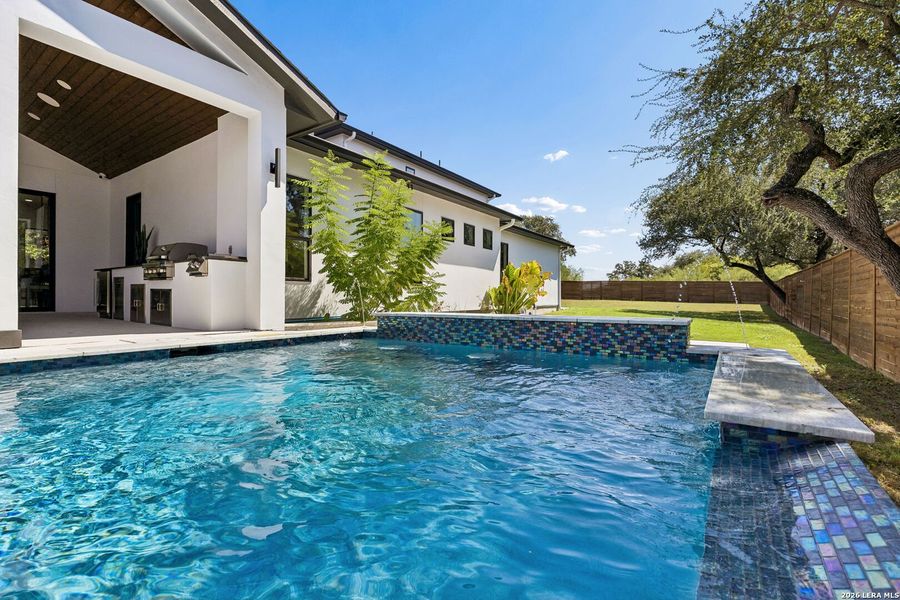 Exterior details and patio area of a home in , Leon Valley (Image 3).
