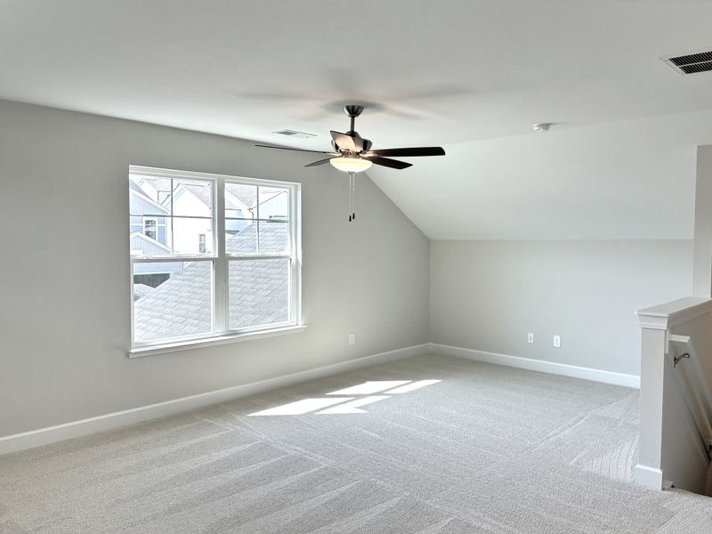 Spacious, unfurnished interior of a new home in Holly Ridge, Greenville (Image 20). Spacious, unfurnished interior of a new home in Holly Ridge, Greenville (Image 20).