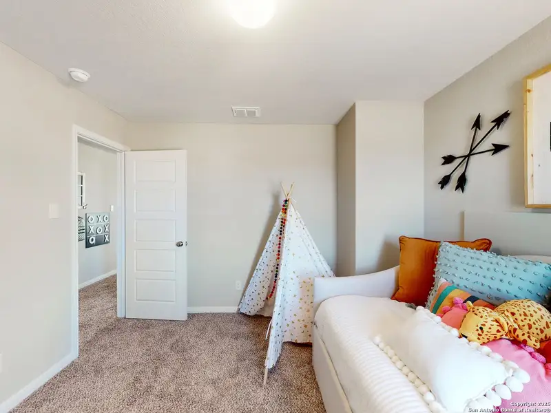 Furnished interior view inside a new home in Blue Ridge Ranch, San Antonio (Image 5). Furnished interior view inside a new home in Blue Ridge Ranch, San Antonio (Image 5).