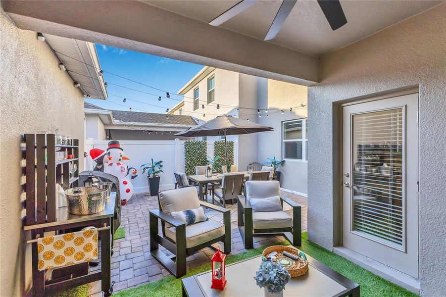 Exterior details and patio area of a home in , Orlando (Image 3).