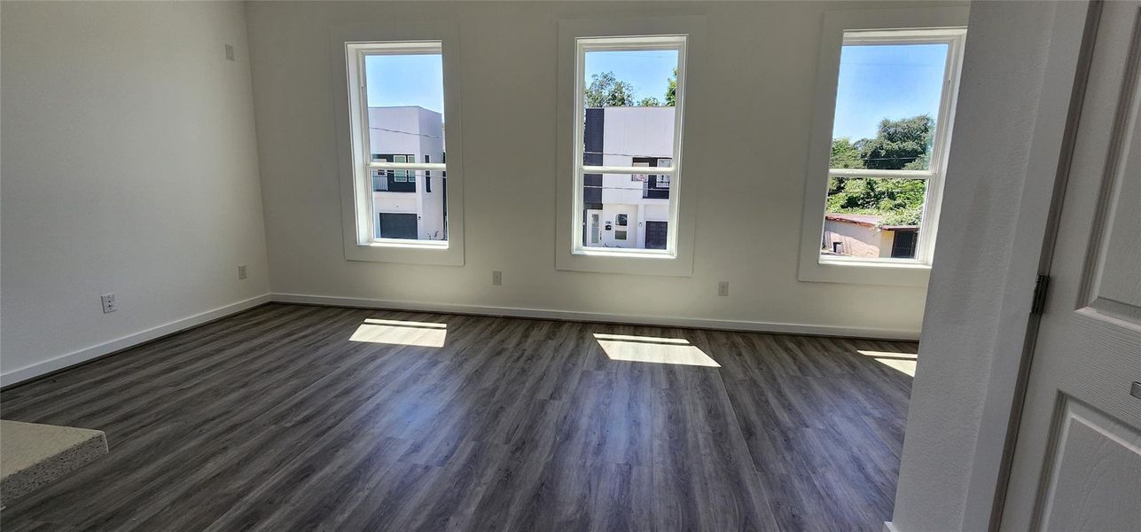 Spacious, unfurnished interior of a new home in , Houston (Image 23).