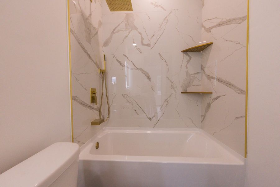 Image 75 of a home in .