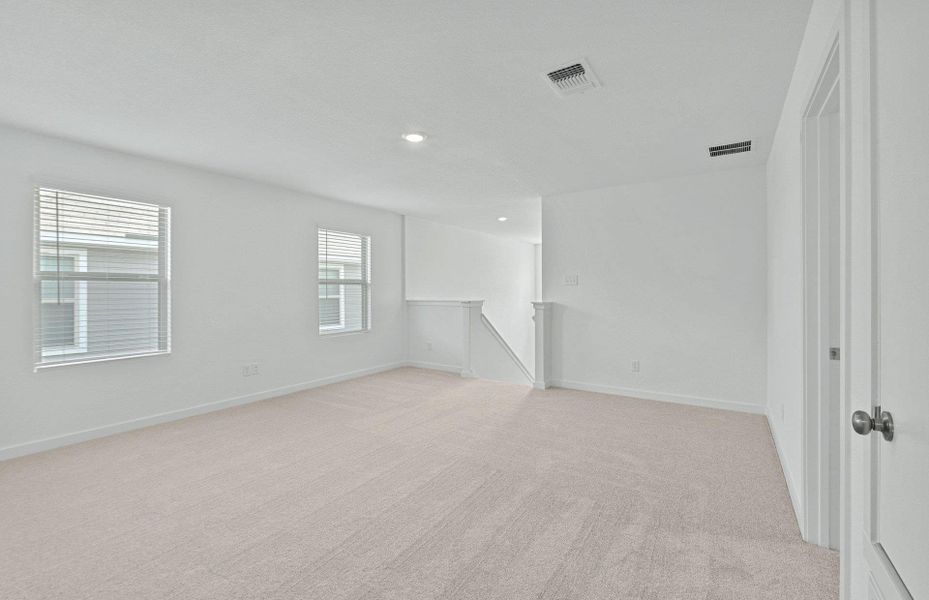 Spacious, unfurnished interior of a new home in Sonterra, Jarrell (Image 22).