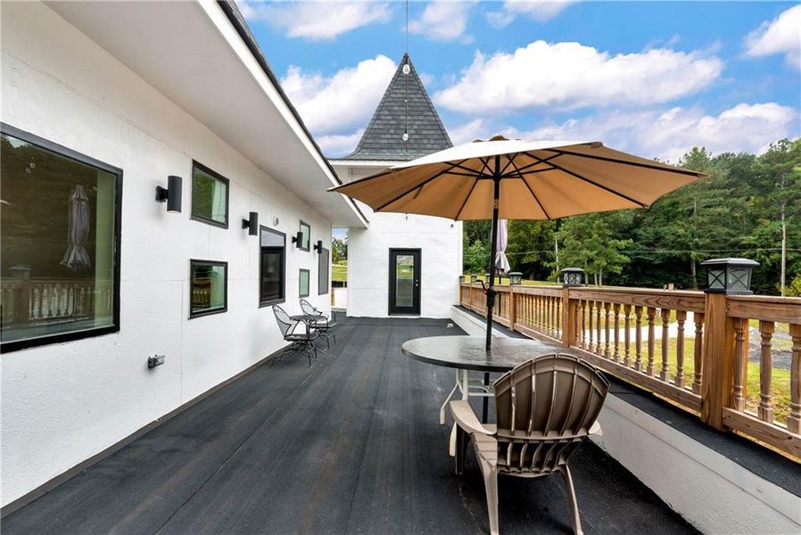 Exterior details and patio area of a home in , Auburn (Image 27).
