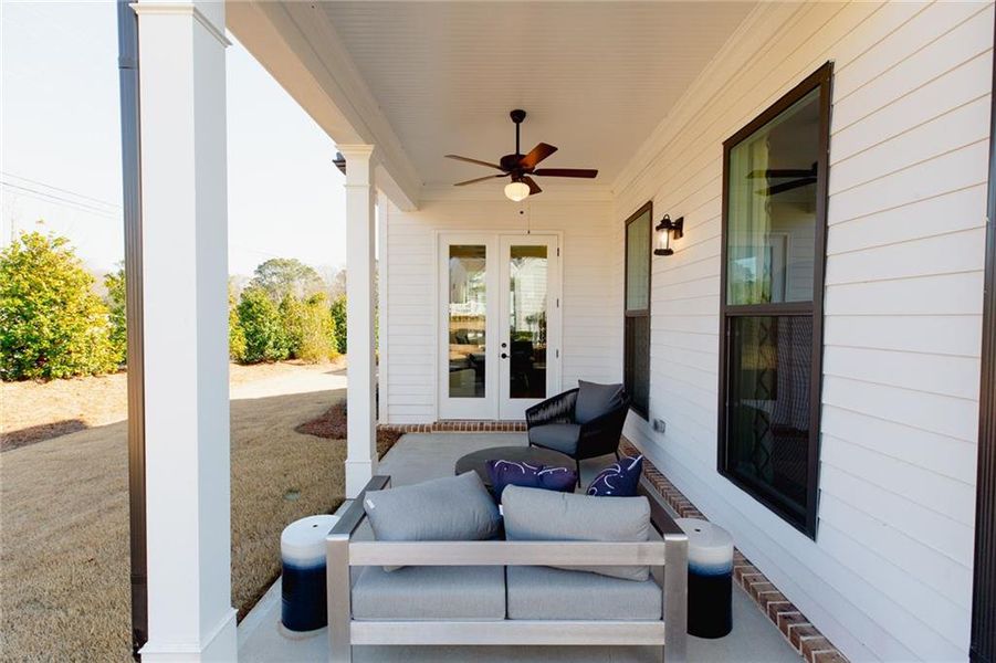 Exterior details and patio area of a home in Aberdeen, Hoschton (Image 25).