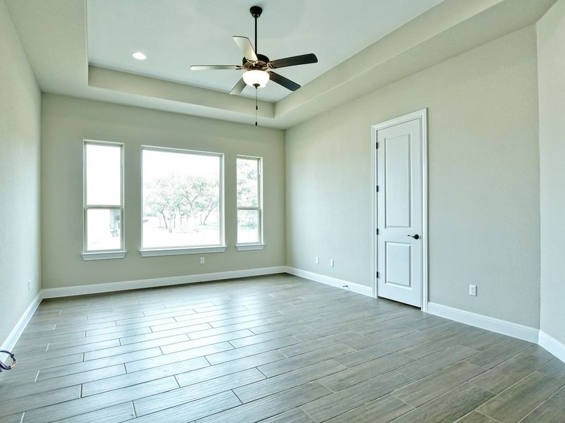 Representative unfurnished interior of a home built from the Siena II by Giddens Homes in Clearwater Ranch, Liberty Hill (Image 30).