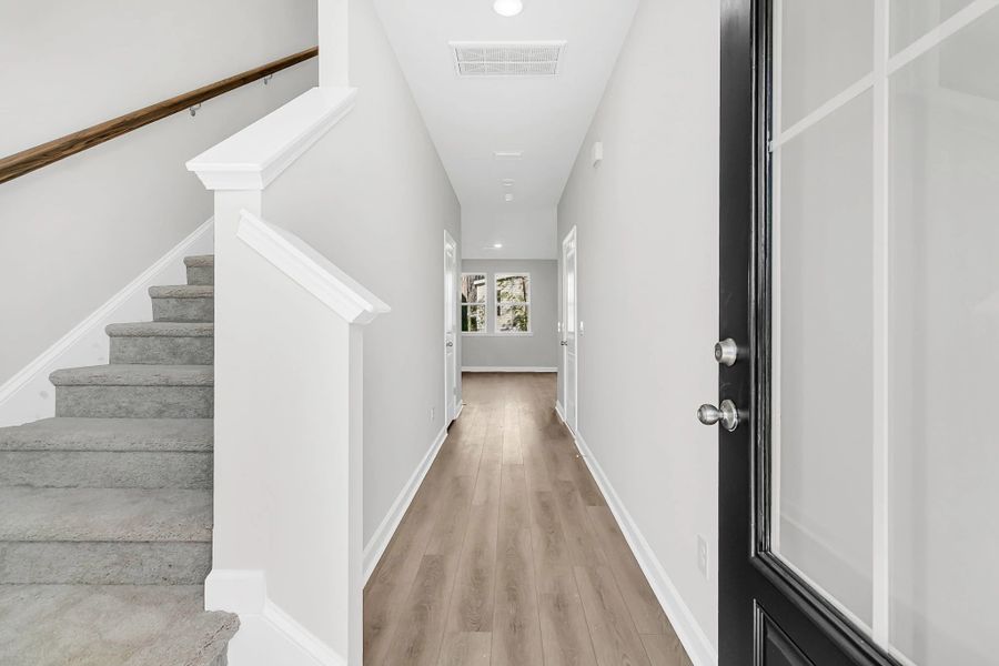 Spacious, unfurnished interior of a new home in Windward Village, Summerville (Image 6).