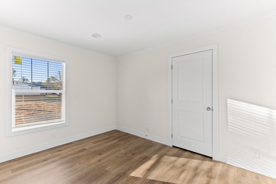 Spacious, unfurnished interior of a new home in , Pineville (Image 16).
