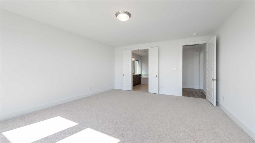 Spacious, unfurnished interior of a new home in Trinity Falls 60', McKinney (Image 24). Spacious, unfurnished interior of a new home in Trinity Falls 60', McKinney (Image 24).