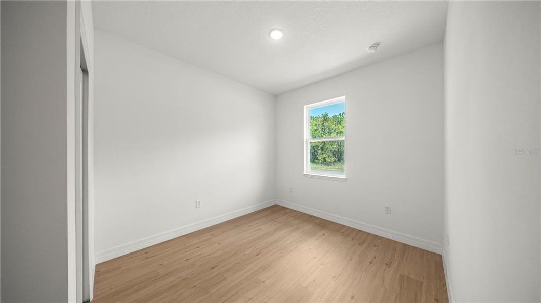 Spacious, unfurnished interior of a new home in , Citrus Springs (Image 21).