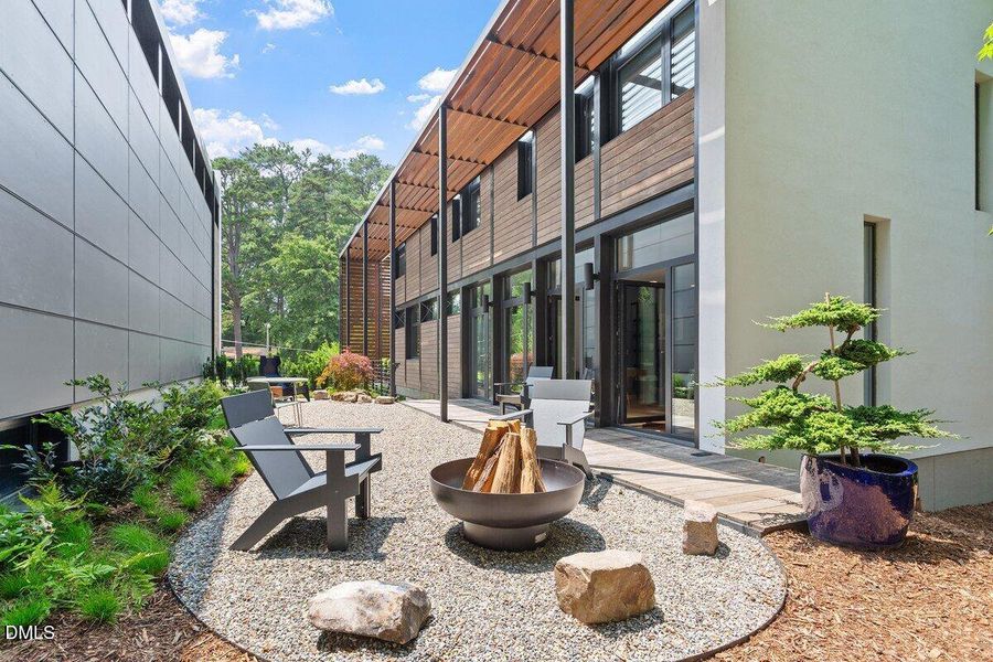 926 Tower St 2338155_14 926 Tower St 2338155_14