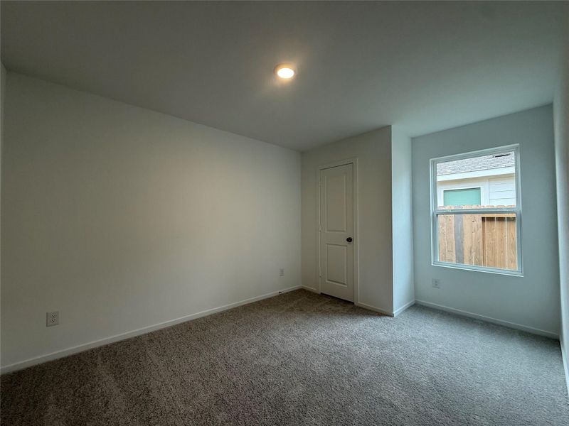 Spacious, unfurnished interior of a new home in Sweetgrass Village: Cottage Collection, Crosby (Image 12).