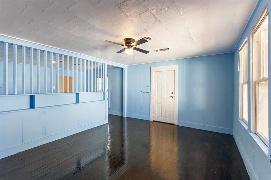 Spacious, unfurnished interior of a new home in , Paris (Image 18). Spacious, unfurnished interior of a new home in , Paris (Image 18).