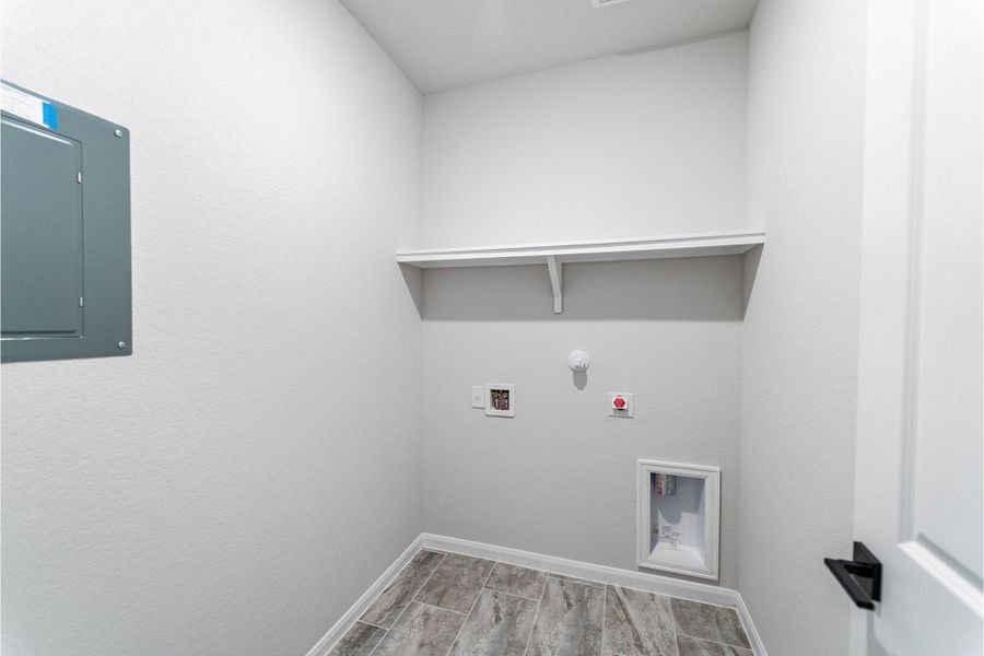 Spacious, unfurnished interior of a new home in Homestead, Schertz (Image 17).