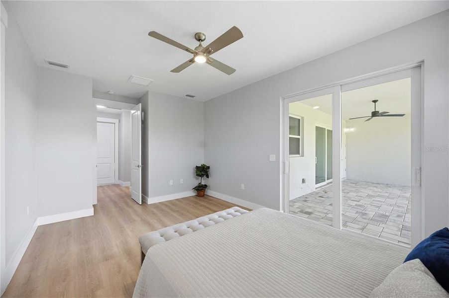 Spacious, unfurnished interior of a new home in , Port Charlotte (Image 20).