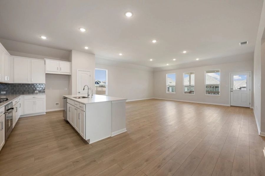 Kitchen, Breakfast Area & Family Room