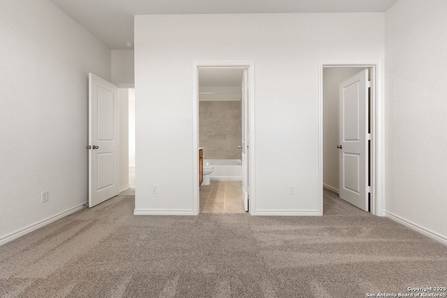 Spacious, unfurnished interior of a new home in Woodside Farms, Seguin (Image 6). Spacious, unfurnished interior of a new home in Woodside Farms, Seguin (Image 6).