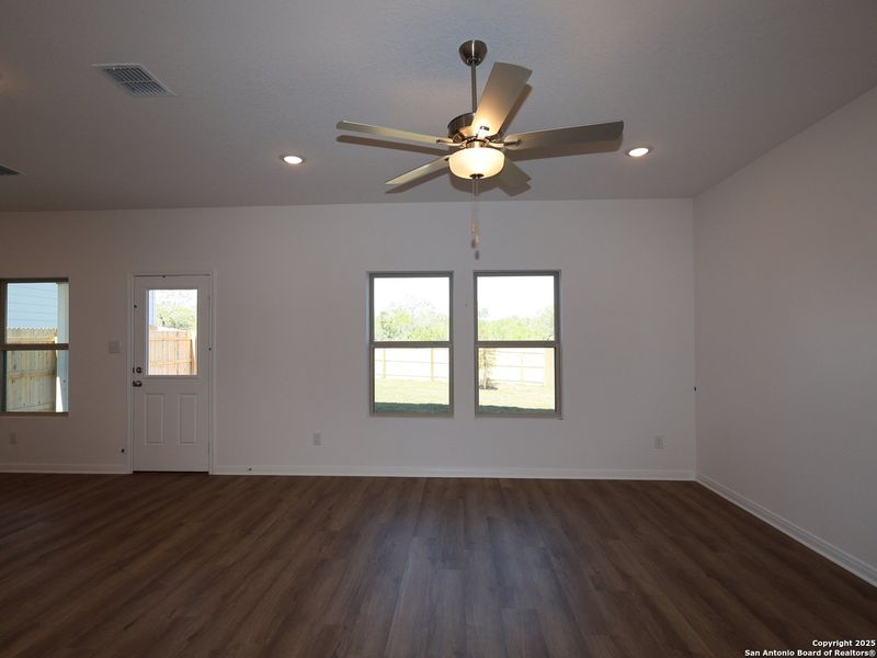 Spacious, unfurnished interior of a new home in Paloma Park, Converse (Image 37). Spacious, unfurnished interior of a new home in Paloma Park, Converse (Image 37).