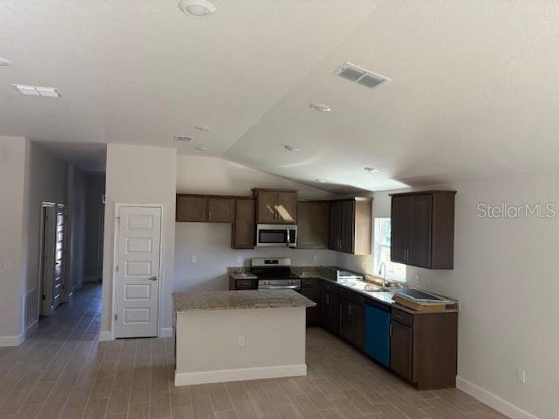 Furnished interior view inside a new home in Juliette Falls, Dunnellon (Image 6).