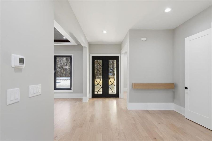 Spacious, unfurnished interior of a new home in , Lawrenceville (Image 25).