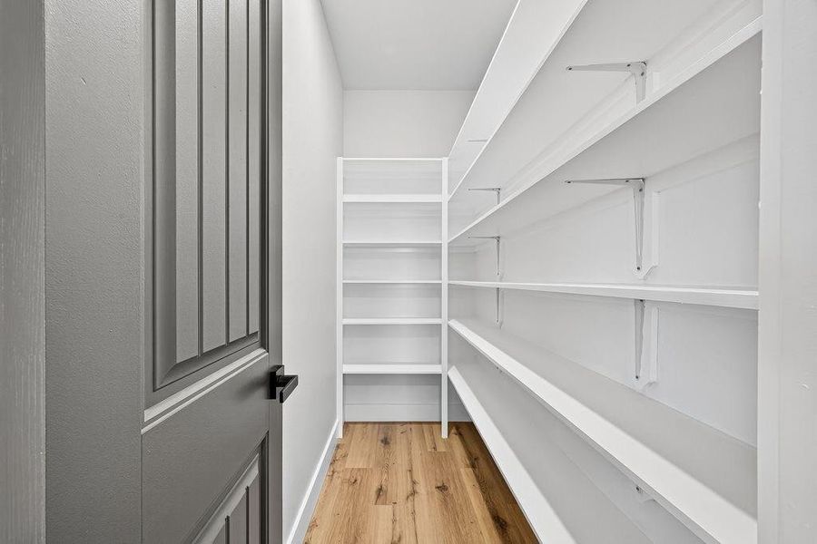 Spacious, unfurnished interior of a new home in , Angleton (Image 32).