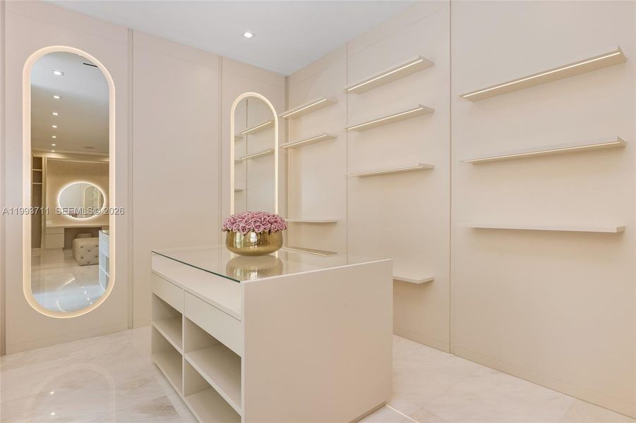 Furnished interior view inside a new home in , Fort Lauderdale (Image 18).