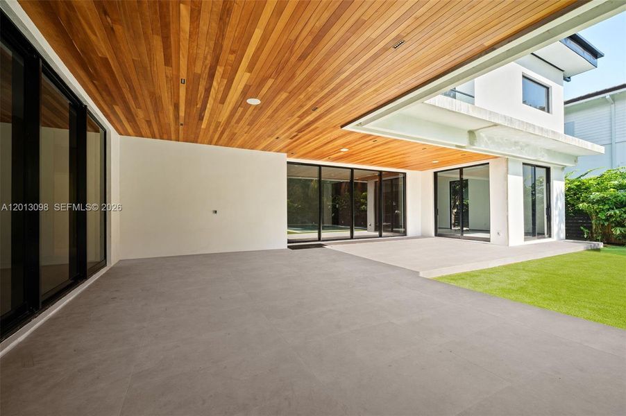 Exterior details and patio area of a home in , Miami (Image 24).