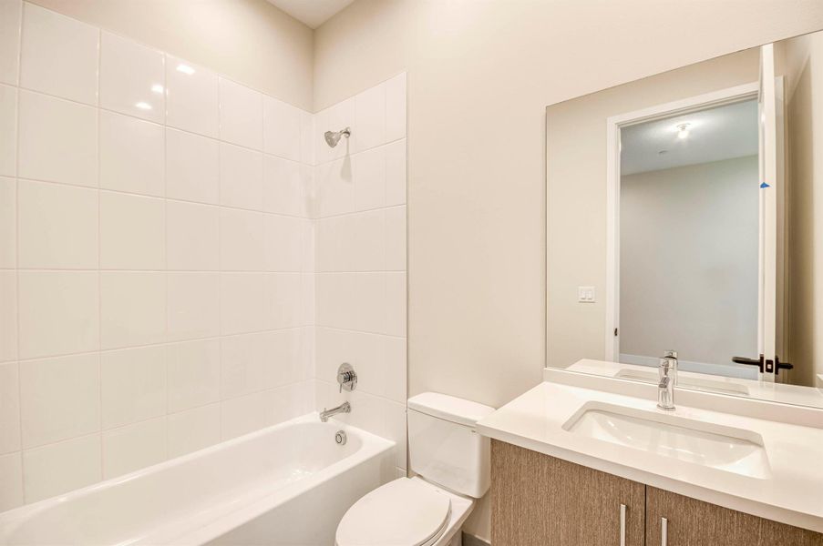 Furnished interior view inside a new home in Apex at Avenir, Palm Beach Gardens (Image 31).