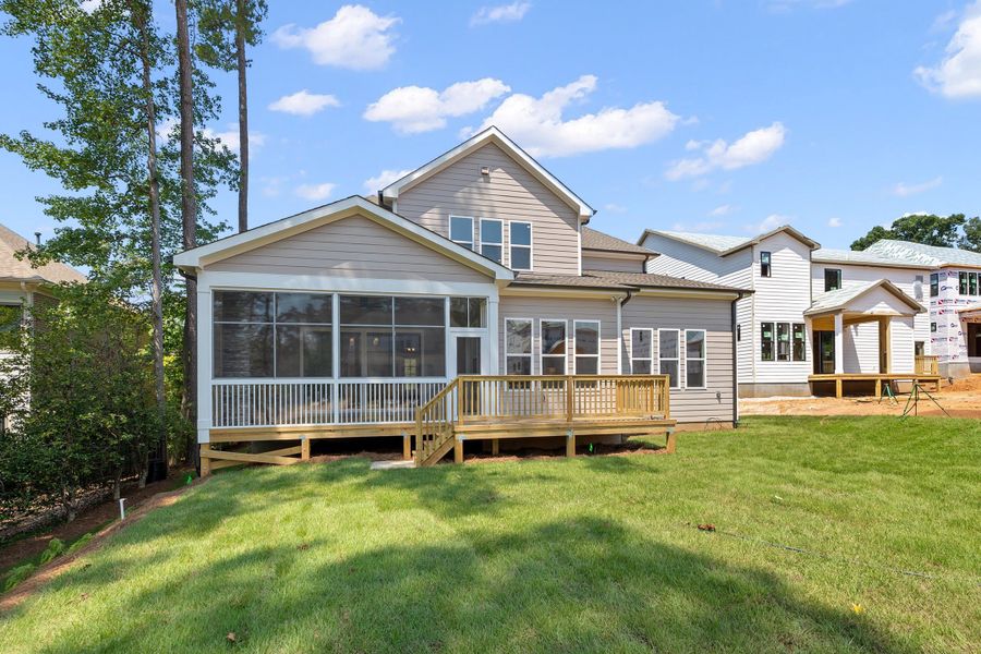 Representative exterior details of a home built from the The Emerson by RobuckHomes in Stonehenge, Raleigh (Image 59).