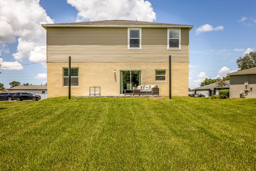Representative exterior details of a home built from the Sycamore by Maronda Homes in Woodland Ranch, Lake Wales (Image 3).
