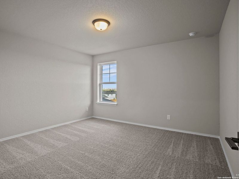 Spacious, unfurnished interior of a new home in Comanche Ridge, San Antonio (Image 38).