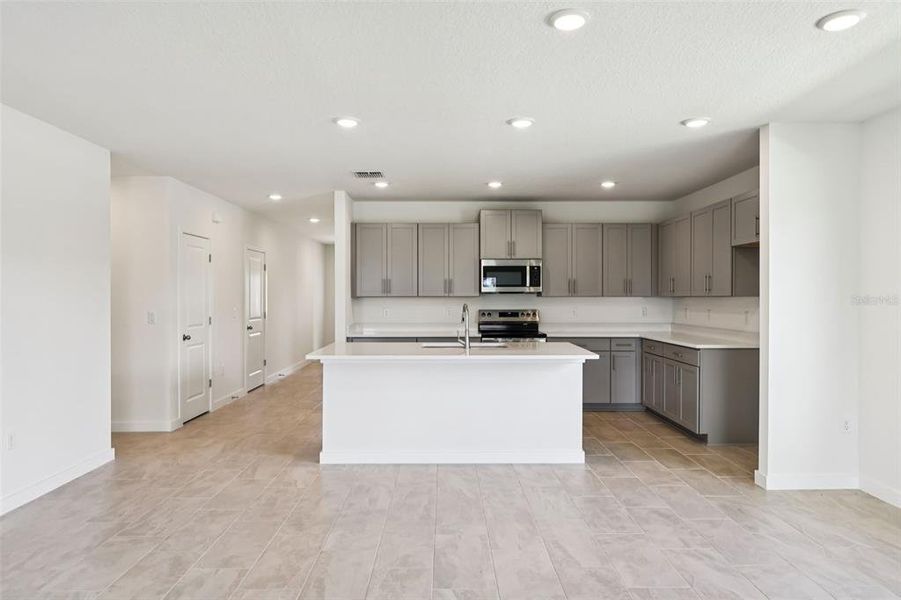 Furnished interior view inside a new home in Willowbrook North, Winter Haven (Image 11).