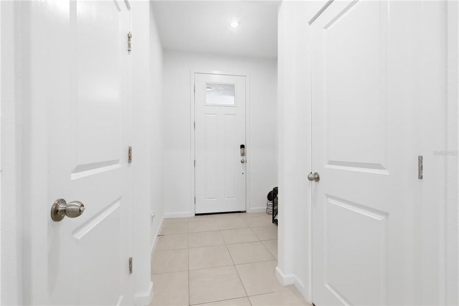Spacious, unfurnished interior of a new home in Grandview Gardens, Deland (Image 22).