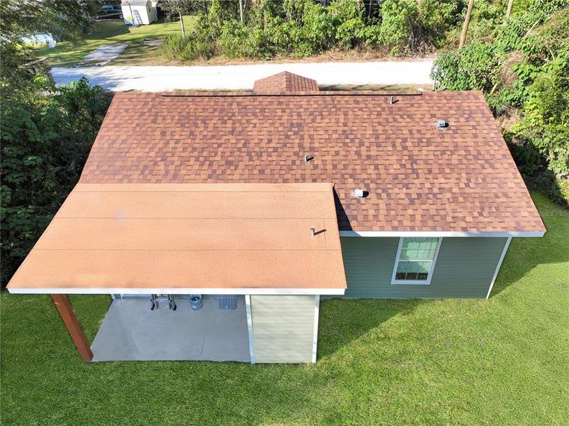 Exterior details and patio area of a home in , Dunnellon (Image 2). Exterior details and patio area of a home in , Dunnellon (Image 2).