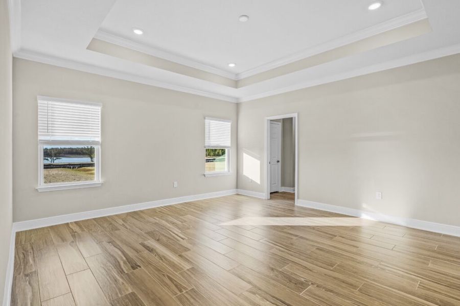 Spacious, unfurnished interior of a new home in Lake Merial, Panama City (Image 26).