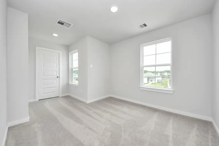 Spacious, unfurnished interior of a new home in The Villages at WestPointe, Dayton (Image 22).