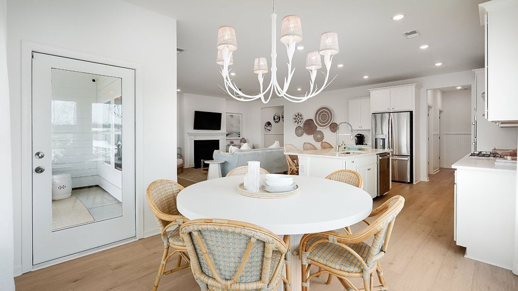 1919 Collins Breakfast F1 Base2