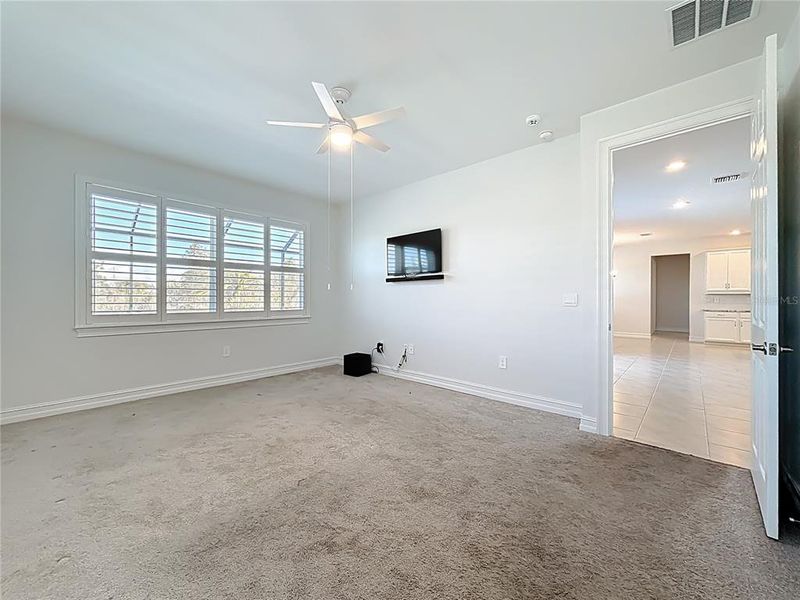 Spacious, unfurnished interior of a new home in , Port Charlotte (Image 36).