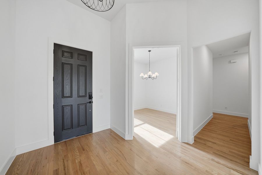Spacious, unfurnished interior of a new home in Quail Hollow, Rockwall (Image 29). Spacious, unfurnished interior of a new home in Quail Hollow, Rockwall (Image 29).
