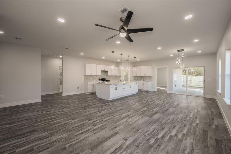 Spacious, unfurnished interior of a new home in , Dallas (Image 36). Spacious, unfurnished interior of a new home in , Dallas (Image 36).