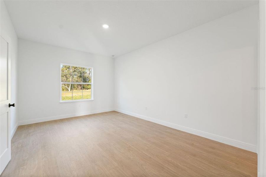Spacious, unfurnished interior of a new home in , Ocala (Image 17).