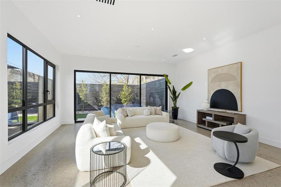 Furnished interior view inside a new home in , Dallas (Image 18). Furnished interior view inside a new home in , Dallas (Image 18).