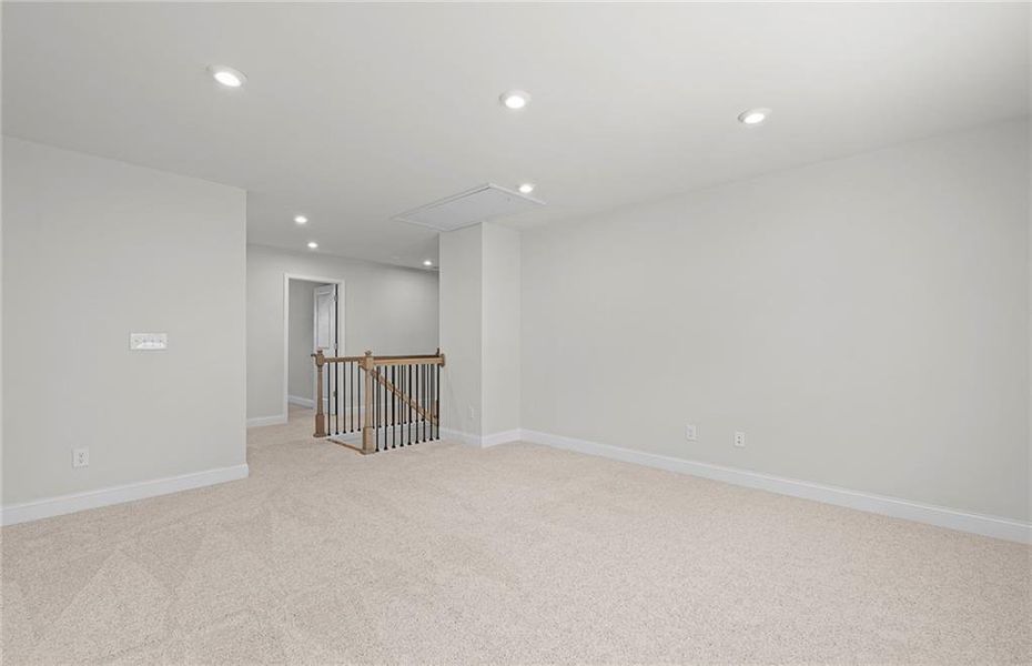 Spacious, unfurnished interior of a new home in Hawthorne Ridge, McDonough (Image 13).