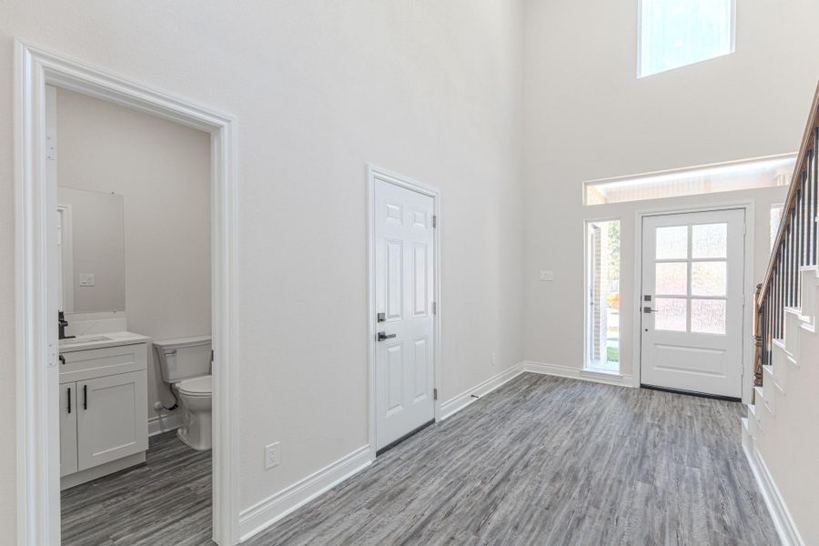 Spacious, unfurnished interior of a new home in , Houston (Image 27).