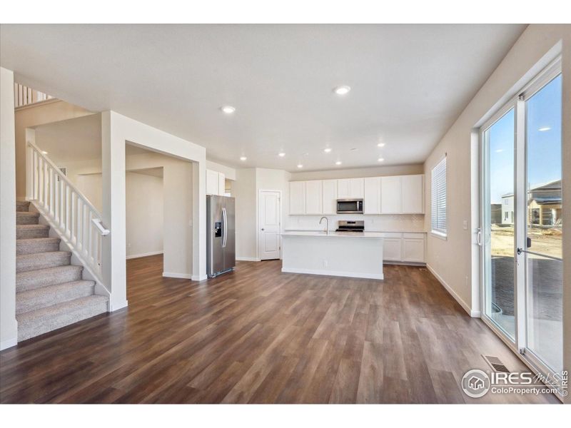 Spacious, unfurnished interior of a new home in Timnath Lakes, Timnath (Image 16).