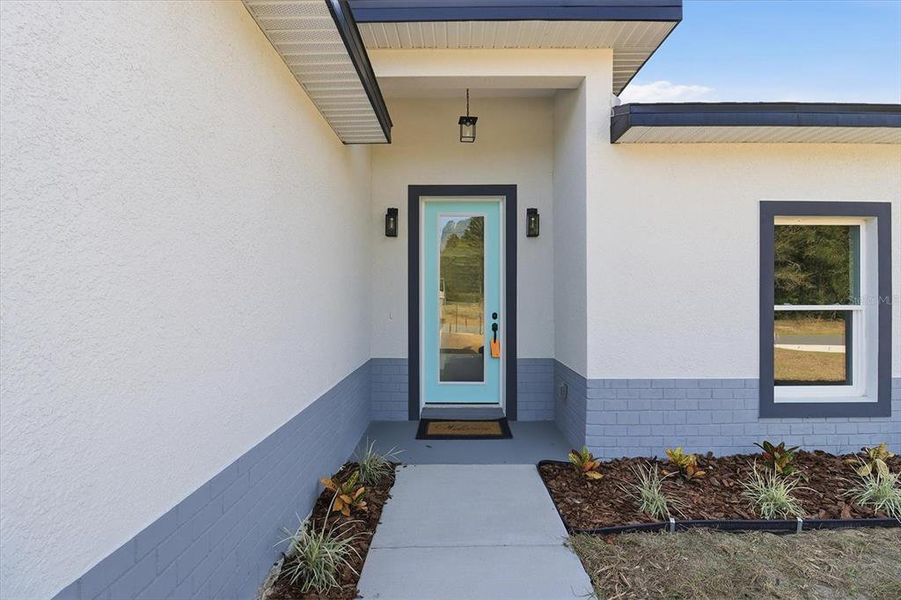 Exterior details and patio area of a home in , Citrus Springs (Image 30).