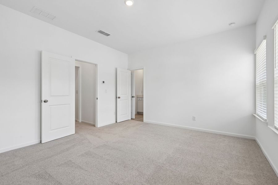 Spacious, unfurnished interior of a new home in Alder Creek, Cumming (Image 13).
