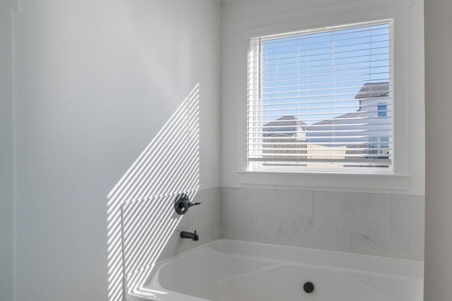 Close-up of interior finishes inside a home in Magnolia Ridge, Monroe (Image 15).